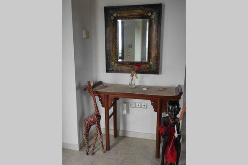 Artemis Penthouse 10 Minute From National Airport Villa Exterior photo